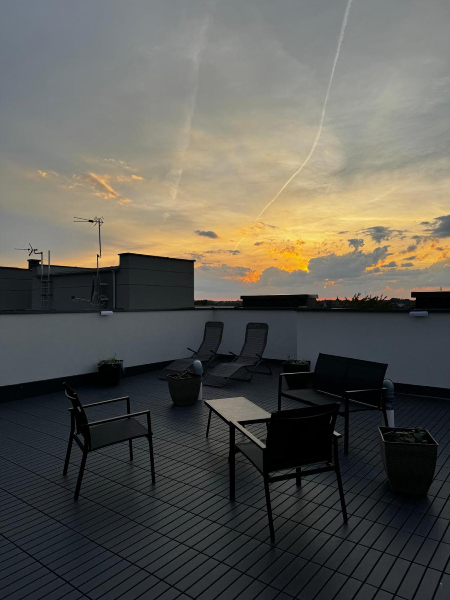 Apartament Z Tarasem 23 ブンツラウ エクステリア 写真