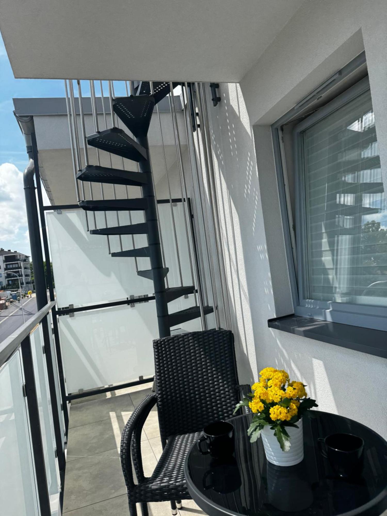 Apartament Z Tarasem 23 ブンツラウ エクステリア 写真